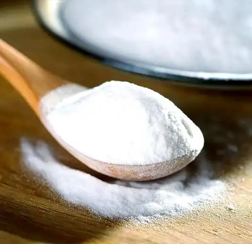 Infographic illustrating main toothpaste ingredients and their functions, including abrasives, fluoride, and humectants