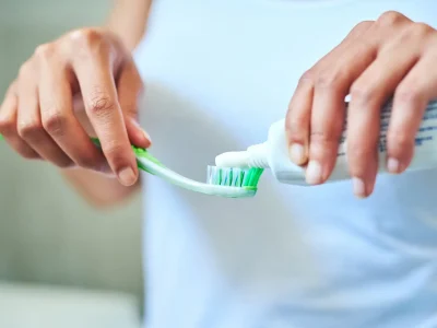 Buy bulk toothpaste supplier for hotels – custom private label 5g-15g mini tubes and dental kits in wholesale packaging with fast shipping and low MOQ for immediate hotel amenity orders